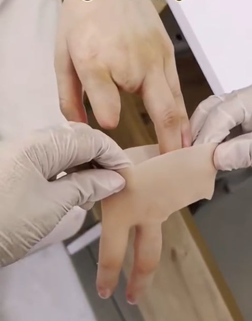 Attached prosthetic finger